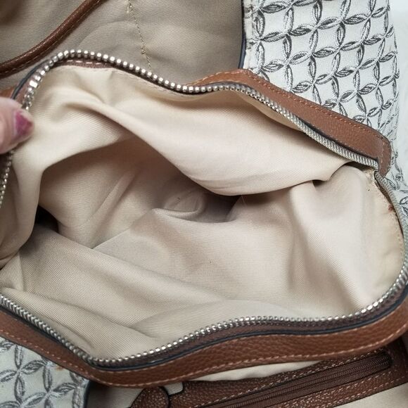 Dana Buchman Large Shoulder Bag. - Picture 10 of 15